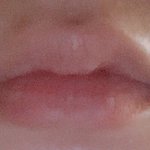 [댓글부탁해] 내 <b>입술</b>이 얇은편이냐..?