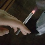 [댓글부탁해] <b>고독</b>을 씹으며 담배피는중