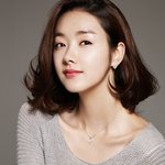 두 아이의 엄마라는게 믿기지 않는 배우