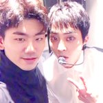 [EXO] 백댄서분이 민석이랑 <b>투샷</b>찍은거 오늘 또 올렸넹