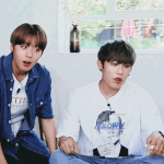 [박우진] 쩌어 <b>멀리</b> 둘러보는 댕댕이