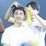 [EXO] 이거 걍 스프링인데 엑소가 들고있으니까