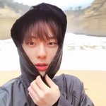 황민현 오늘자 얼굴공격쩌는 <b>후드</b>쓴 영상