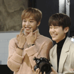 [댓글부탁해] 니네 굿즈 스티커 어디 <b>붙임</b>?