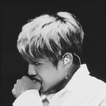 [박우진] 얼굴이랑 손은 흐지닌데