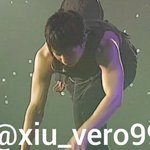 [EXO] 우민 <b>팔뚝라인</b> 예술이다.. 떡밥 더 주라 ㅠ