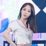 그림자까지 잘생긴 <b>문별</b>