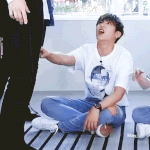 [박우진] <b>어미</b>참새에게 먹이 달라고 찡얼대는 아기참새