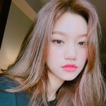 <b>눈매</b>와 입꼬리의 환상 콜라보 비주얼