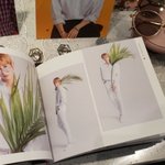 [강다니엘] 강다니엘 키싱하트 <b>룩북</b> 매장에 전시되있데!