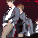 [강다니엘] 강다니엘 <b>베이지</b>바지 악개들 어디갔냐