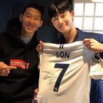 [댓글부탁해] 이정재랑<b>딘딘</b>도 손흥민 팬이네