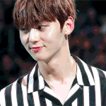 [황민현] 오늘 방송된 LA <b>KCON</b> 황민현 gif ❤