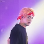 방금 뜬 방탄 <b>진의</b> 반다나 스타일