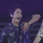 [시우민] 속보)시우민 초커,깐슈,<b>헤나</b>