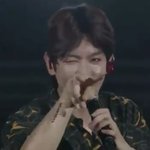 [EXO] 팔에 <b>타투</b>스티커했네