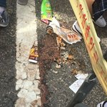 <b>방탄소년단</b>팬들이 콘서트장에 쓰레기 버린거 <b>방탄소년단</b> <b>멤버</b>들 왜 안치움?...