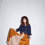 정려원 화보 분위기 독특한 듯