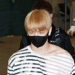 [강다니엘] 워너원 강다니엘, '깊은 산 속 <b>옹달샘</b> 쇄골' (공항패션)
