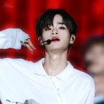 [이대휘] 이대휘 춤선 순간<b>포착</b>