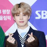 [EXO] <b>지민이</b> 와꾸보고 놀라서 보정한다  저게 아이돌 이라니;