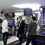 [강다니엘] <b>소바</b> 백스테이지 다트게임하는 강다니엘