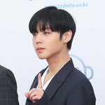 [댓글부탁해] 어제자 흑발한 박지훈????