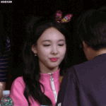 <b>극한</b>직업 걸그룹)팬싸에서 별걸 다 시키는..