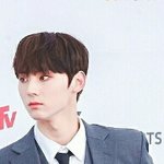 [드루와] 황민현이나 강다니엘 피지컬 짤 좀 ...