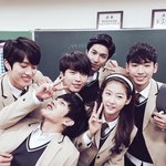 [인피니트] 우현 하럽온때 <b>하복</b>입고 머리위 손하트 사진 있는사람...