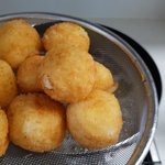 [내가한요리] <b>속살</b>이 하얀 새우볼 만들기! 겉은 바삭~ 속은 부드러운...