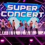[EXO] 근데 왜 요새 <b>행사</b>에 하와이컨셉이냐 옷만