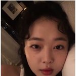 <b>침대</b> 위 설리. jpg