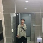 [댓글부탁해] 키드<b>밀리</b> 왜 계속 남자화장실에서 셀카찍어