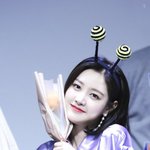 시선을 <b>강탈</b>하는 비주얼 女돌