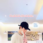 대박 옹성우 <b>본인</b>컵홀더로 탑쌓은거봐ㅋㅋㅋ