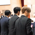 [강다니엘] 상받으러 나가기<b>전</b> 단추잠그는 강다니엘