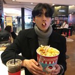 <b>이분</b> 누구임 개잘생겼어..