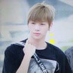 [강다니엘] 180906 싱가폴출국 강다니엘 <b>플뷰</b>
