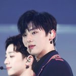 [댓글부탁해] 나 발냄새 개심한데 <b>향수</b>가능?