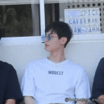 봇<b>노</b><b>잼</b>!! 나랑 눈 마주치면 사귀는거다^^