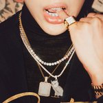 10분<b>뒤</b>에 그릴즈낀 뮤비나오는 남<b>돌</b>