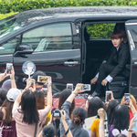 하성운 양말 올리는중인데 차 문<b>열림</b>ㅋㅋㅋㅋㅋㅋ