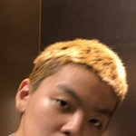 [댓글부탁해] 학생 교복 거꾸로 입고 <b>드르</b>팍칵 왜 써 쳐먹어