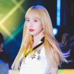 금발로 염색한 <b>설아</b>