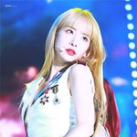 독보적인 아우라의 <b>여</b><b>돌</b>