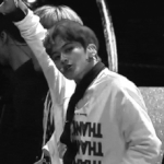 [NCT] 잔이 비었네 내 <b>두손</b>처럼....