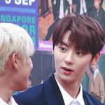 [황민현] 황민현 <b>표정</b>봐 ㄱㅇㅇ(ㅌㅁㅈㅇ)