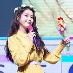 [댓글부탁해] <b>롯월</b> 교복 입고 가는거 어떰?