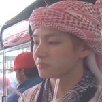 호불호가 표정에 드러나는 <b>뷔</b>